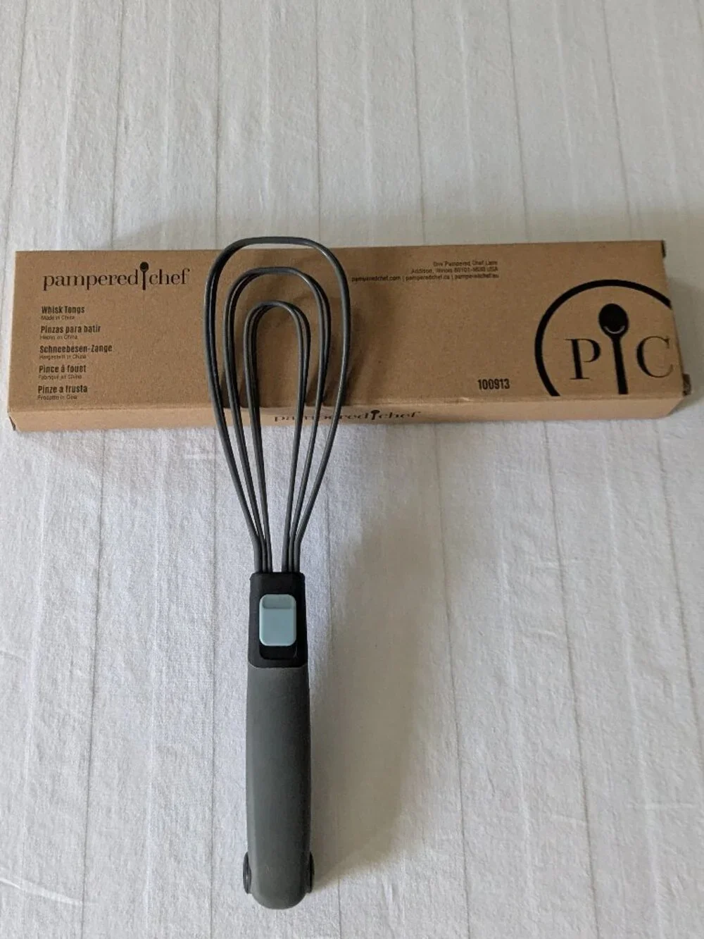 NEW Pampered Chef Multipurpose Flat Whisk Tongs